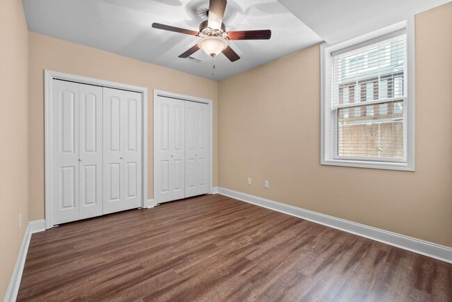 Building Photo - BEAUTIFUL Neighborhood Home!