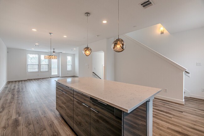 Building Photo - 18736 Centro Main St