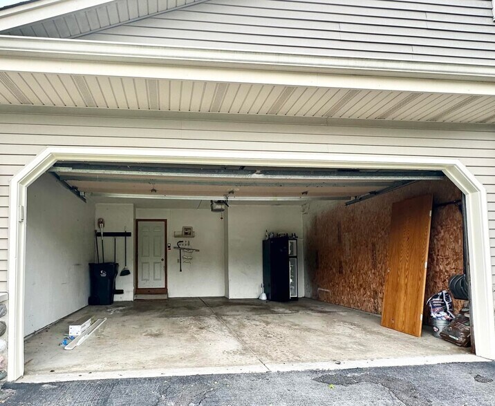 Building Photo - 1456 Meadowcreek Ct