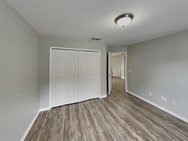 Building Photo - 5067 Hook Hollow Cir