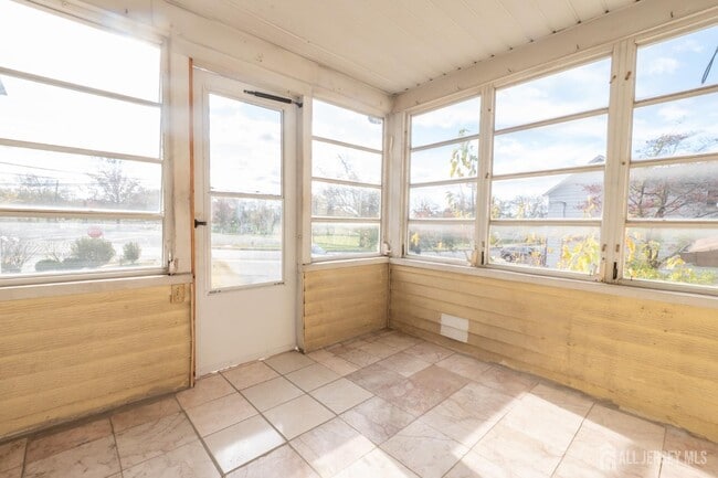 Building Photo - 217 MacArthur Ave