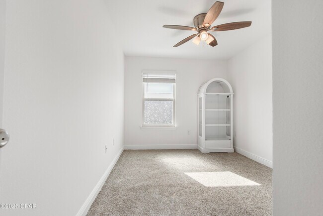 Building Photo - 456 Melrose Wy