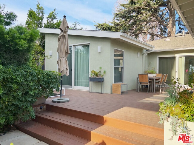 Building Photo - 2707 Westwood Blvd