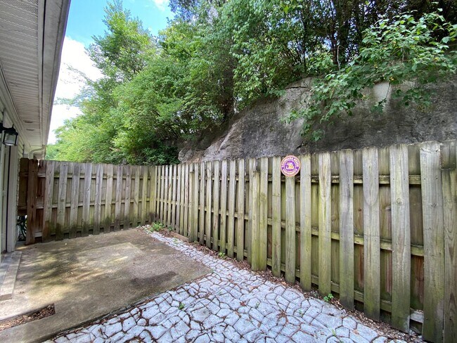 Building Photo - Nashboro Village End Unit Townhome with 2 ...