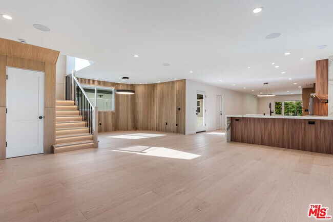 Building Photo - 5110 Garden Grove Ave
