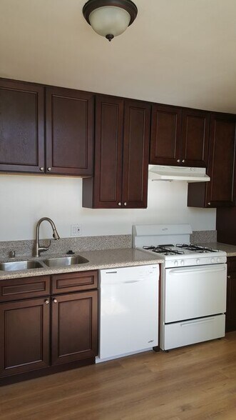 Primary Photo - 933 S Manhattan Pl