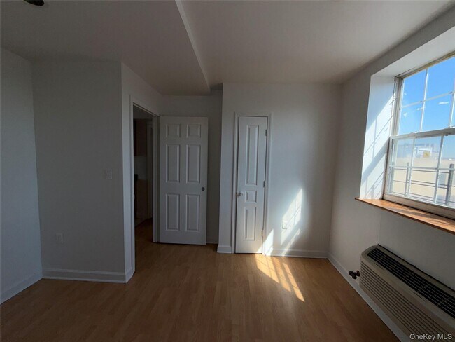 Building Photo - 2381 Belmont Ave