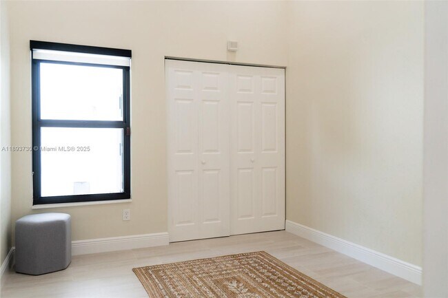 Building Photo - 21900 SW 100th Pl