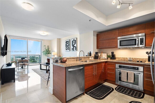 Building Photo - 2641 N Flamingo Rd