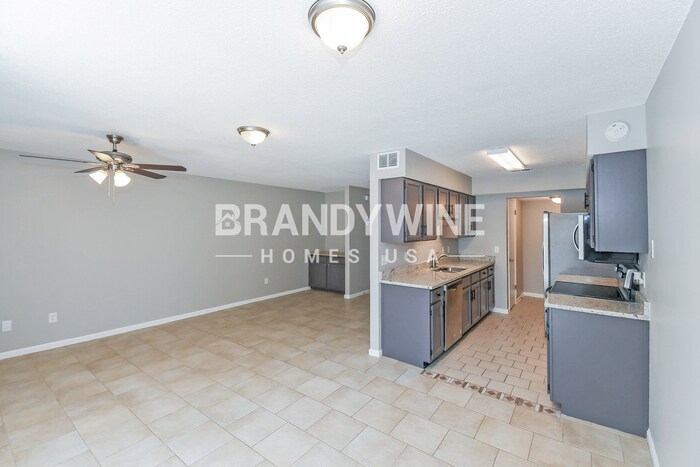 Building Photo - 11251 Windtree Dr E