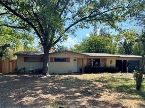 Building Photo - 2816 Pritchett Dr