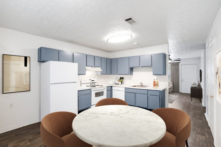 Primary Photo - Hampton Ridge Apartments