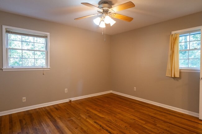 Building Photo - 882 Cherokee Rd