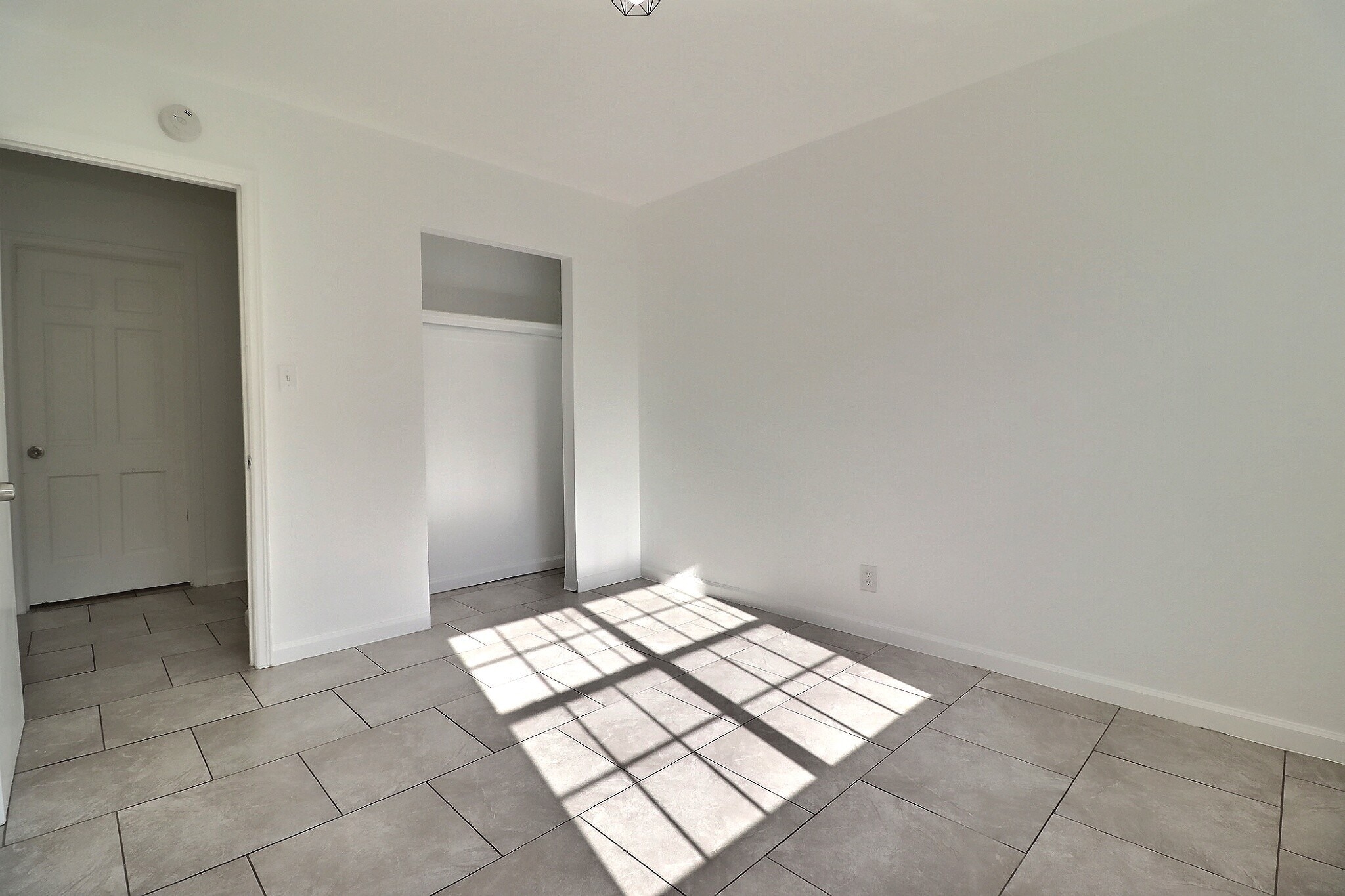 Building Photo - 6120 S Madison Plz