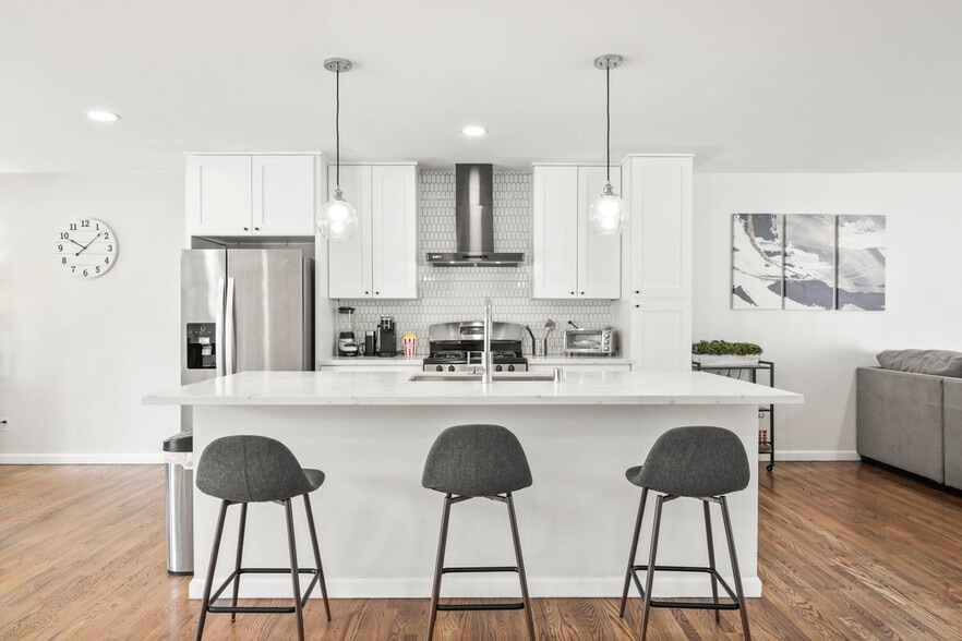 Building Photo - 4625 Glacier Ave