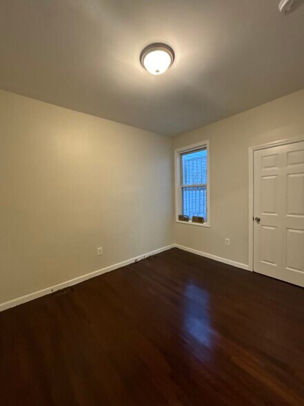 Unit 1 - 655 S 19th St