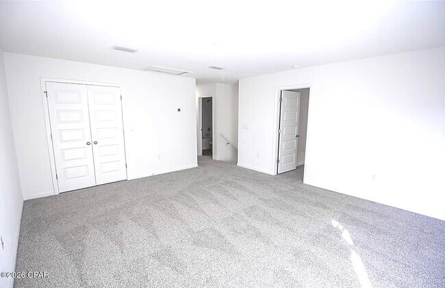 Building Photo - 30 Sandywoods Ct