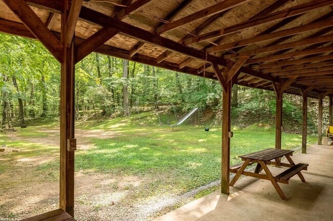 Building Photo - 2015 Union School Rd SW