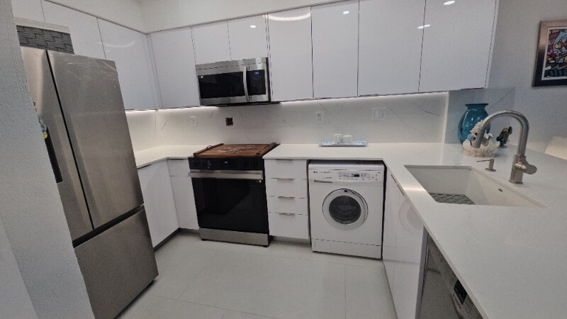 Building Photo - 2501 S Ocean Dr