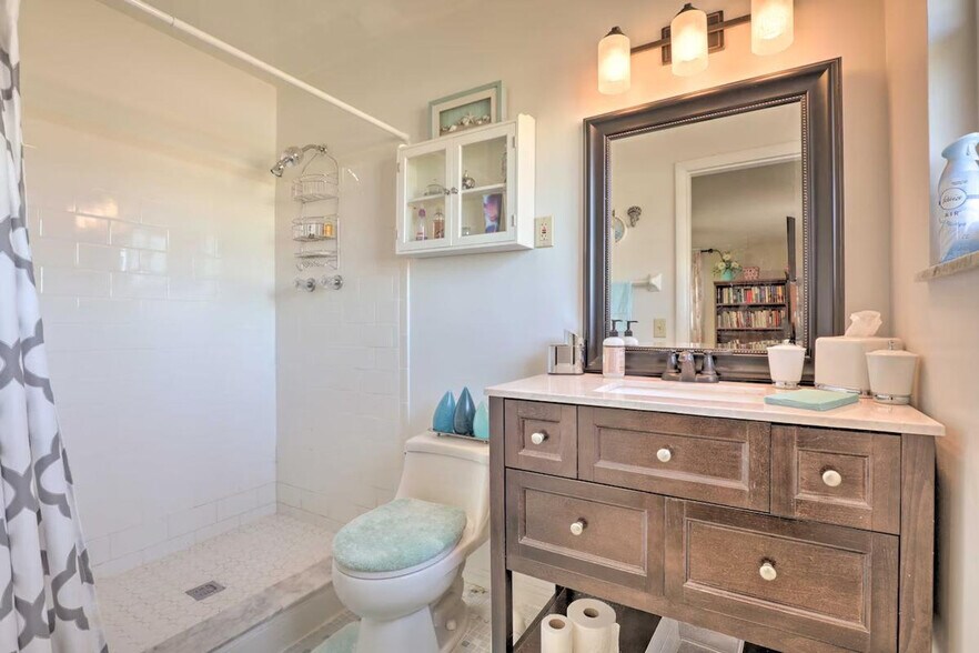 Building Photo - 40 Longfellow Cir