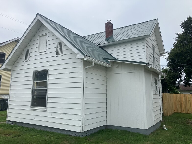 Building Photo - 515 Vine St
