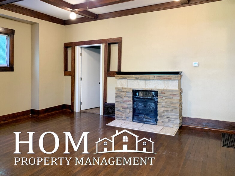 Building Photo - 725 N 6th St