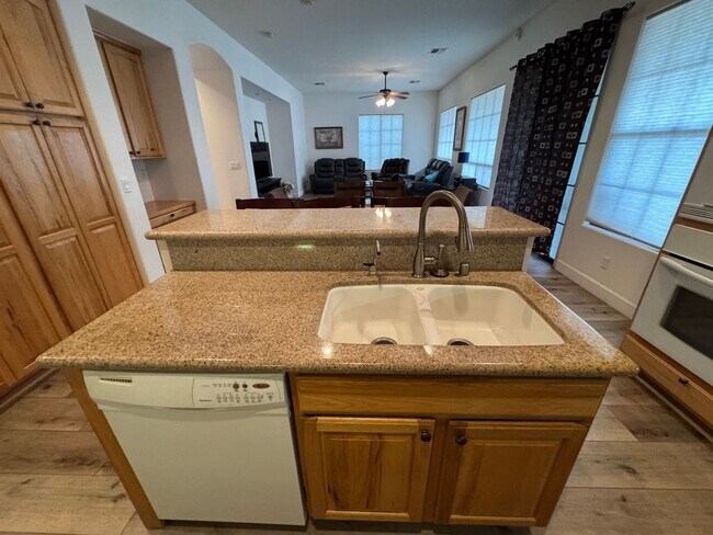 Building Photo - 4 BR Laughlin Ranch Golf Estate Utilities included, Fully furnished on Bullhead Parkway