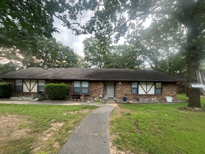 Building Photo - 22 Thornhill Dr