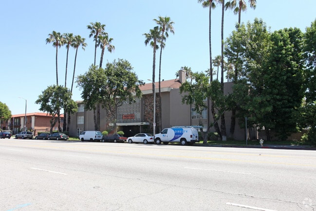 Building Photo - 7730 Woodman Ave