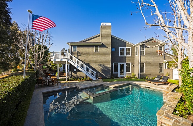 Building Photo - 13 Cape Danbury