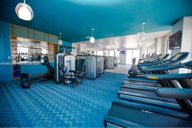 Building Photo - 121 NE 34th St