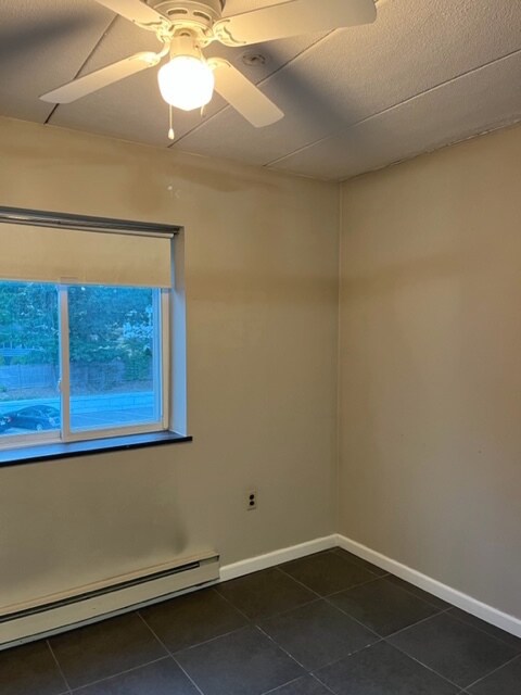 Building Photo - 179 Presidents Ln
