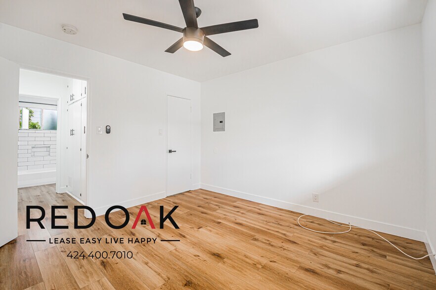 Building Photo - 153 S Ave 57