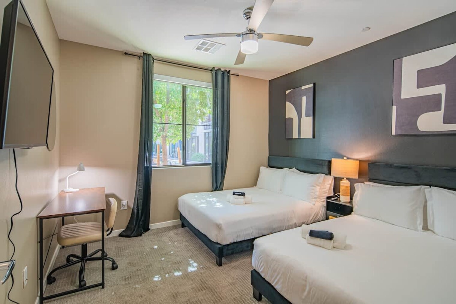 Building Photo - 777 E Stella Ln