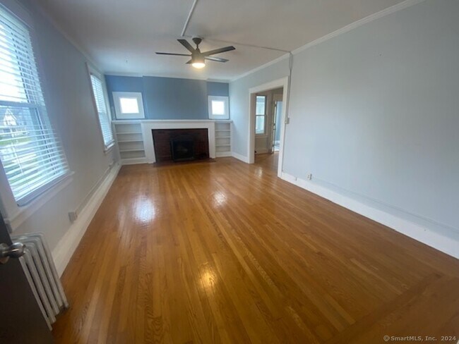 Building Photo - 279 Wakelee Ave