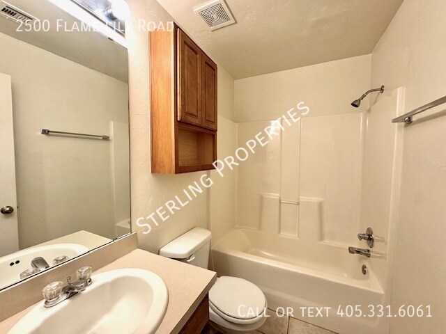 Building Photo - 2500 Flame Lily Rd