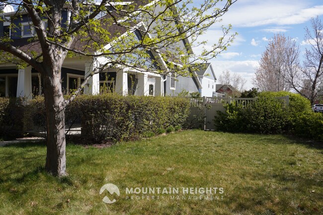 Building Photo - 10983 Sunup Way