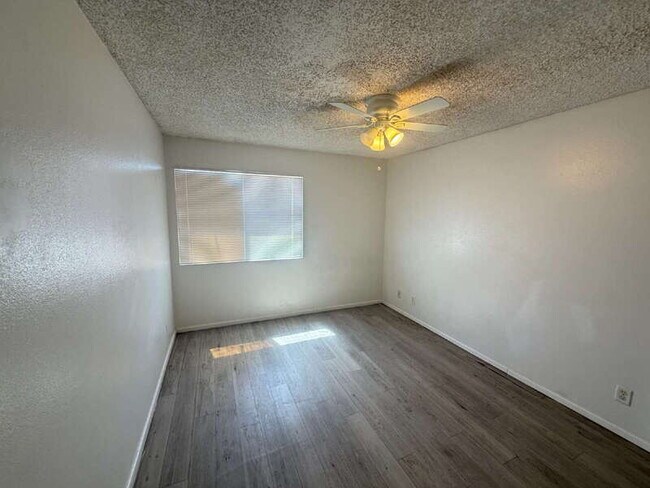 Building Photo - 10660 W Concordia Dr
