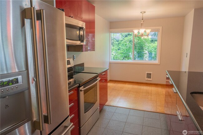 Building Photo - 1Bd/1Ba Redmond Condo