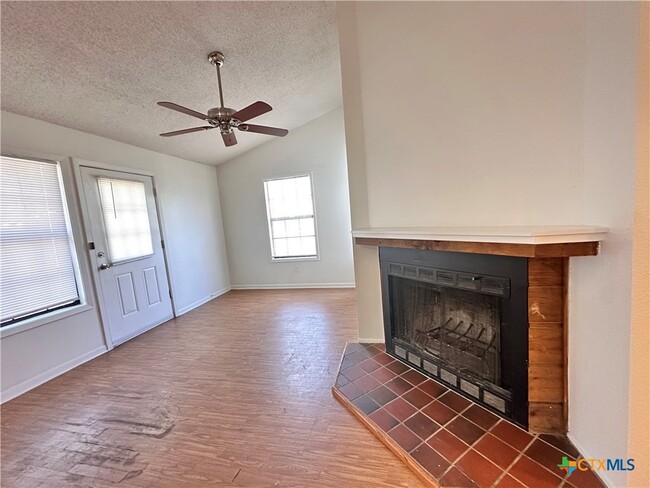 Building Photo - 899 Hillyer St