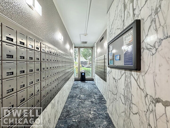 Building Photo - 3440 N Lake Shore Dr