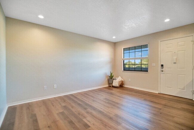 Interior Photo - Hourglass Flats | Modern 1 Bedroom Apartments in Orlando, FL