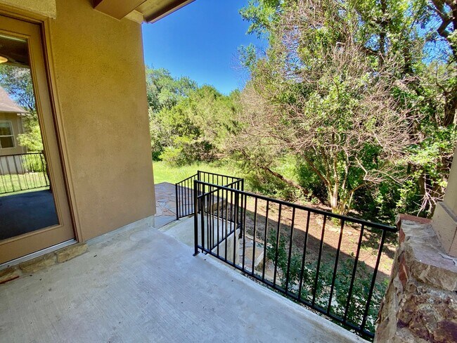 Building Photo - 3 Bedroom 2.5 Bathroom Detached Condo in South Austin!!