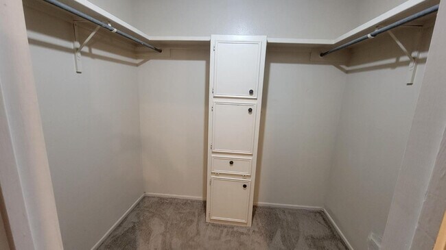 Building Photo - 1107 80th St