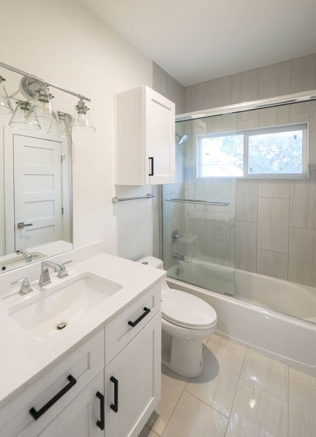 Building Photo - 8 Bedrooms 8 Baths Pre-leasing Now for 202...