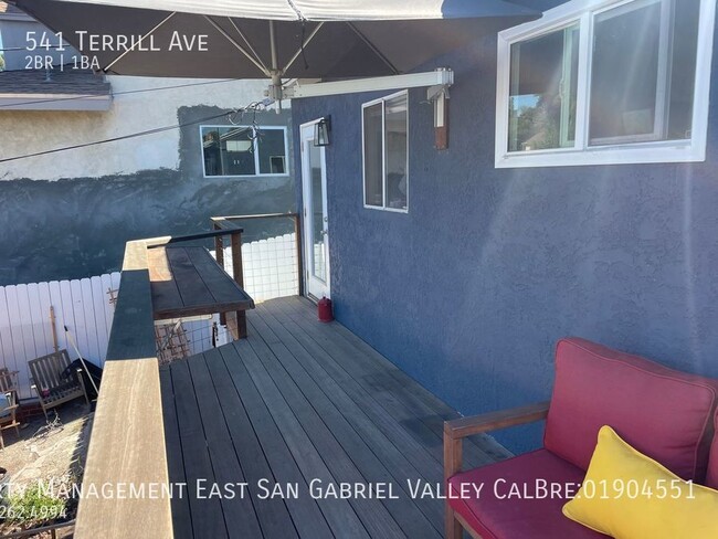 Building Photo - 541 Terrill Ave