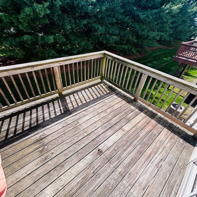 Building Photo - Located in the Highgates subdivision in Upper Macungie Township this 3 bedroom, 2.5 bath townhouse