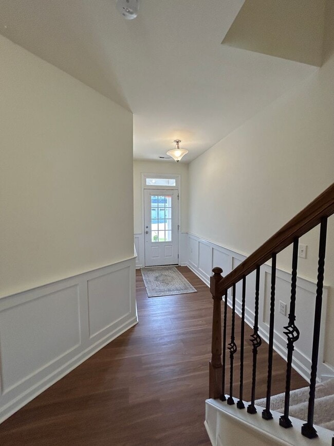 Building Photo - 1003 Excite Ave