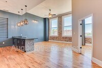 Building Photo - 936 Broad St