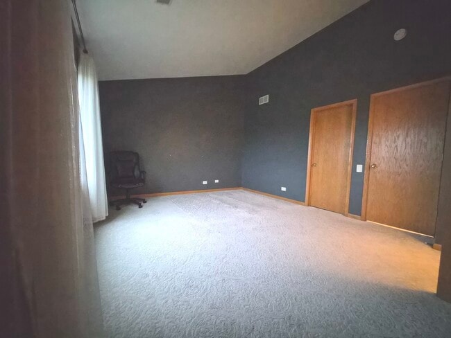 Building Photo - 2609 Carrolwood Rd